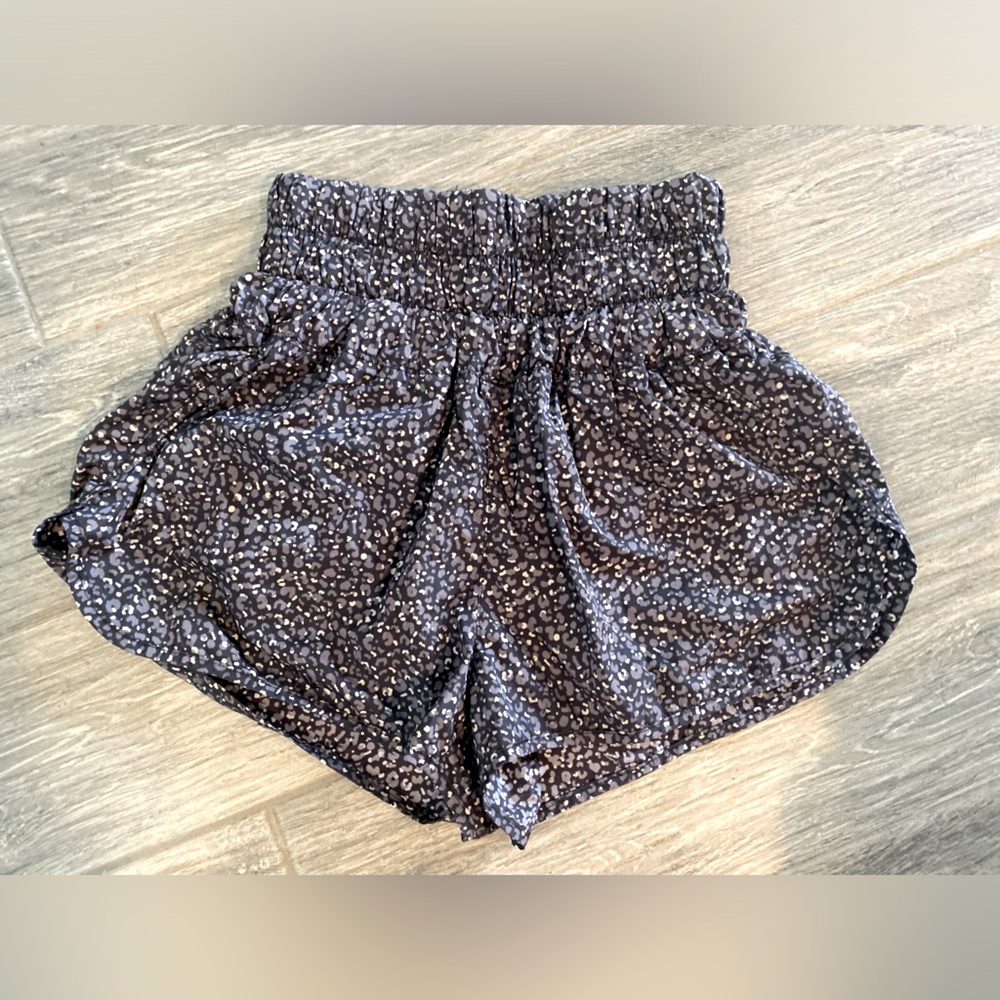 Black Patterned Women's Shorts Free People Movement Shorts Med